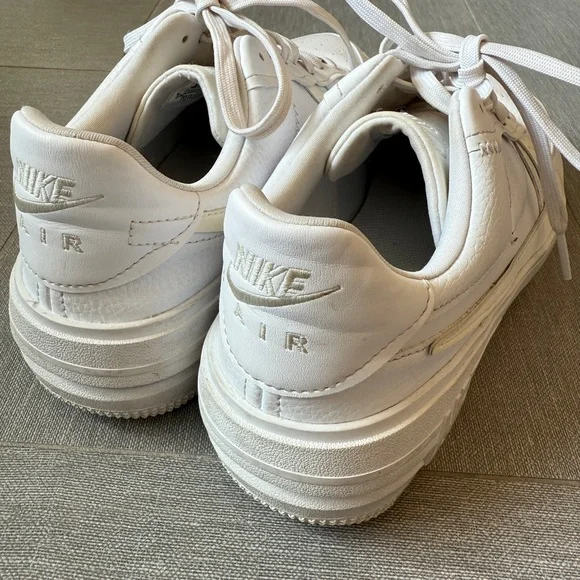 Nike Women’s White Sneakers Air Force 1 Platform size 9 - Picture 2 of 7
